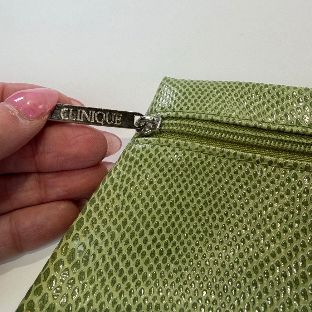 Clinique Green Snakeskin Embossed Makeup Bag Cosmetic Pouch Zip Top 361B1